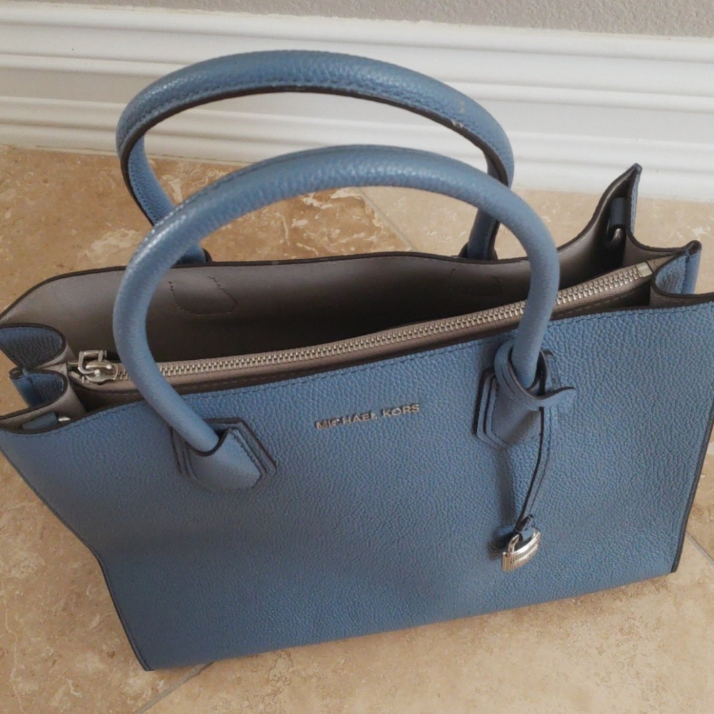 Michael Kors Handbag - Picture 4 of 5